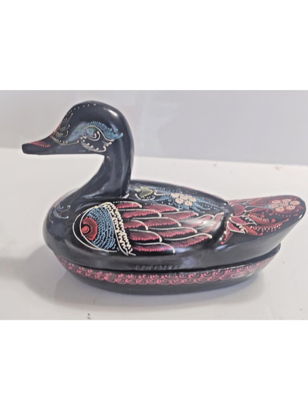 Vintage Thai Lacquerware Duck Trinket Box, Hand Painted 6" x 4" x 3"